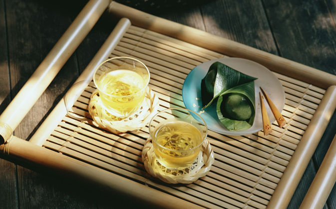 《本草经》里并无茶