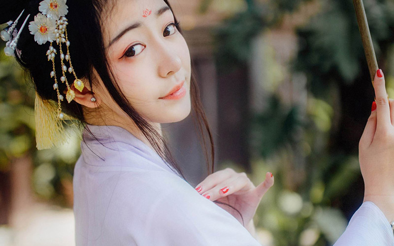 君若相惜，莫教玉颜愁，花期空等候