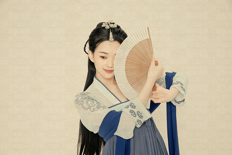 只为护你今生绝代风华，守你半世笑靥如花