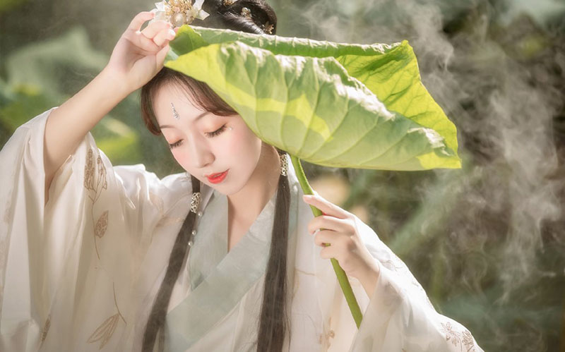 汉服究竟有多美？一袭襦裙霓裳，惊艳了岁月时光