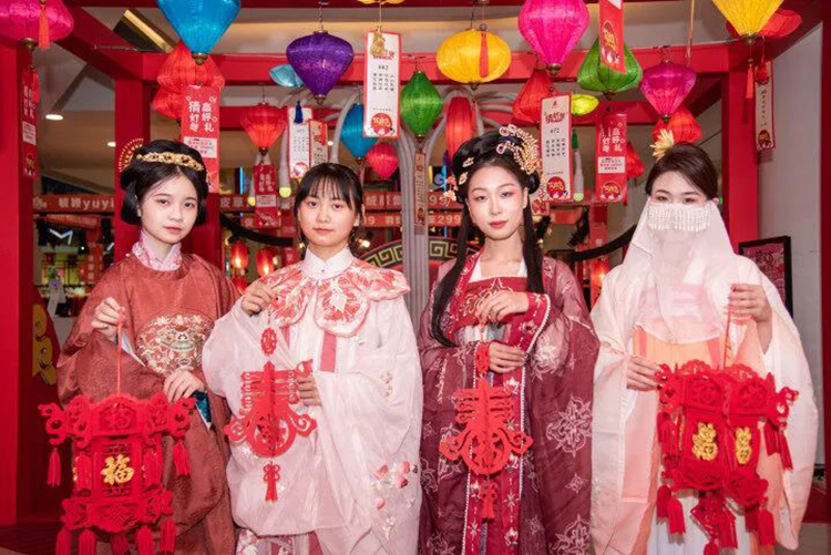 不爱潮服爱汉服！德州“汉服风潮”持续升温