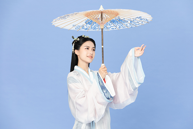 师与汉服‖三尺讲台着汉服，奕奕风采，灼灼