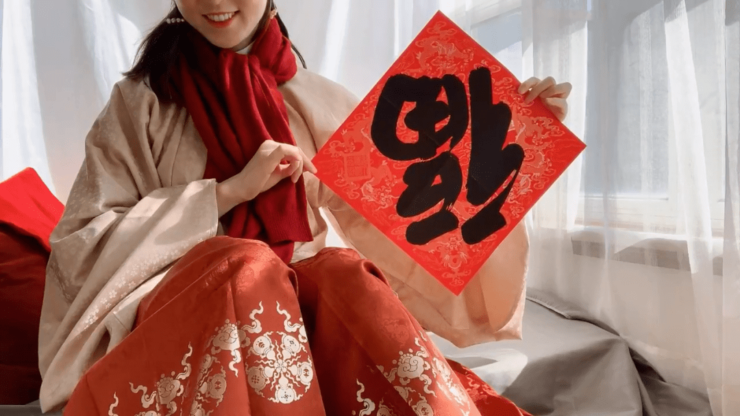 春节汉服穿搭指南丨玉兔将至人间，华裳妆点