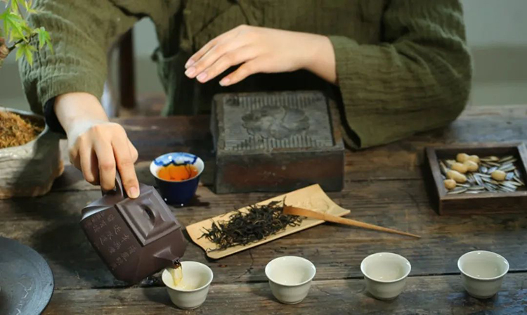 人生如茶，不争，才是至境！