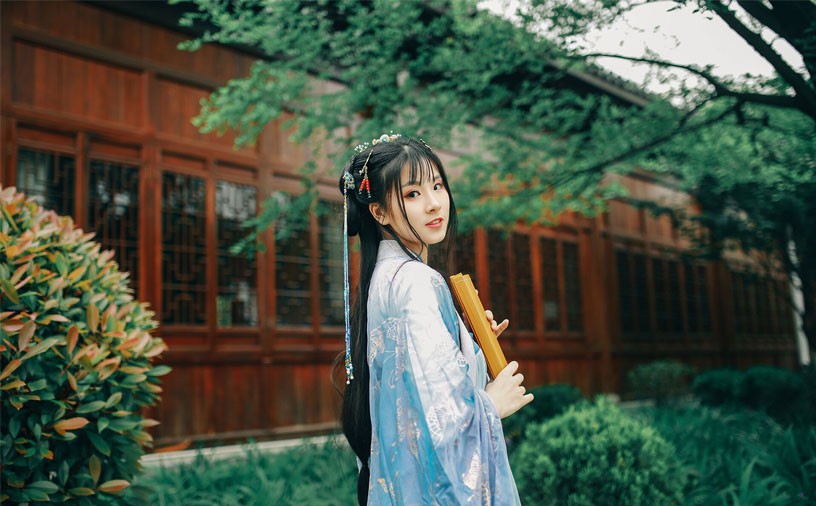 留给春风报花信(图1)