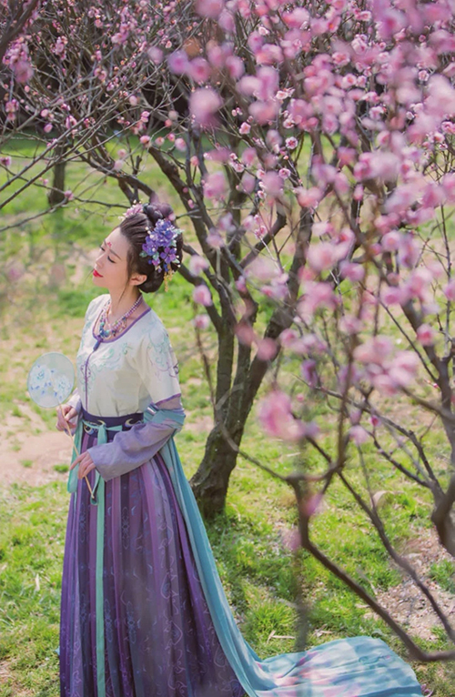 节日篇——清明节汉服穿搭推荐(图1)