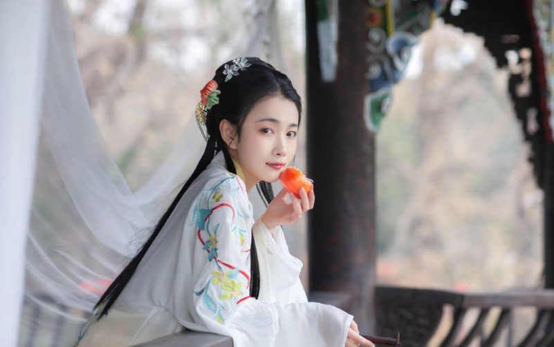 花事了，情亦了；拈花一笑，了这一世风流(图1)