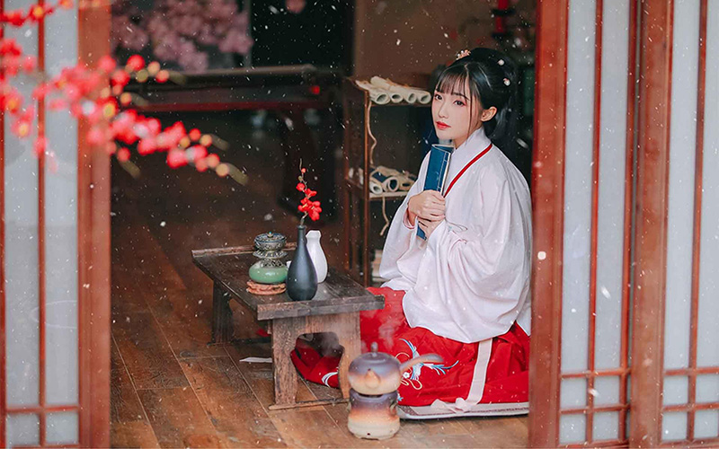 独语窗前泪轻拭，一夜相思染青丝(图3)