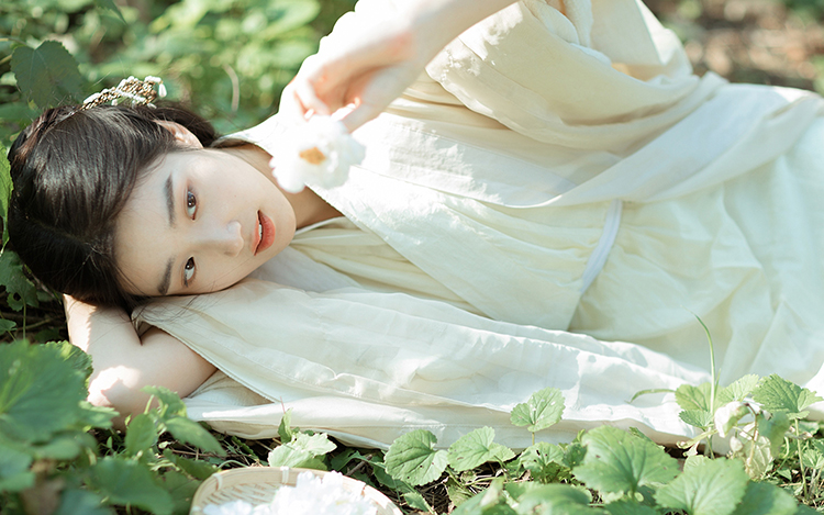 暮色深深，笛声何处？烟雨重楼，锁旧时残梦。(图3)