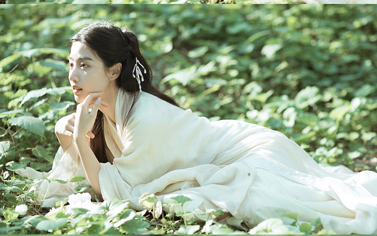 暮色深深，笛声何处？烟雨重楼，锁旧时残梦。(图4)