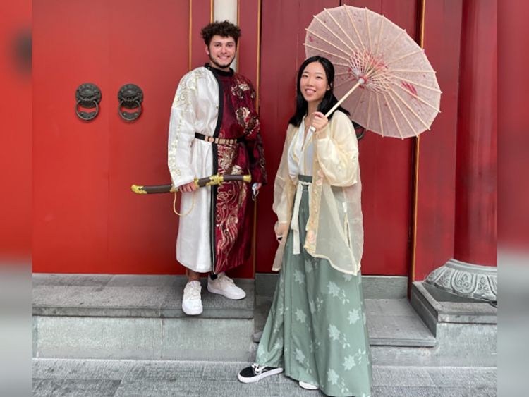 穿着汉服去唐人街，那是一次自由而令人兴奋的经历(图6)