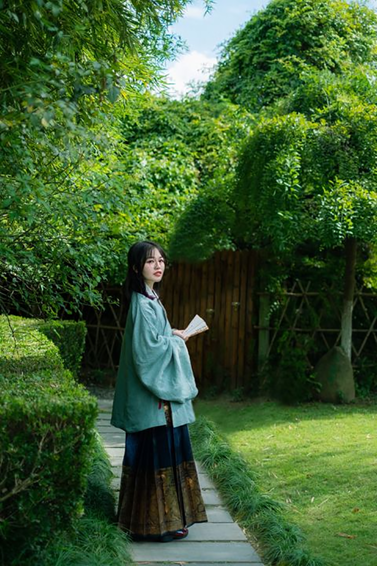 回归传统：汉服如何回归现代风格(图3)