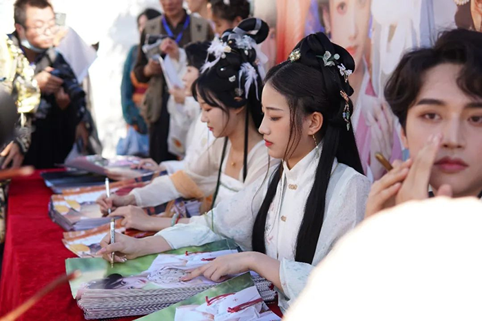 第五届中国•北京汉服文化节重磅来袭,邀您共聚中秋(图4) 第五届中国•北京汉服文化节重磅来袭,邀您共聚中秋(图4)