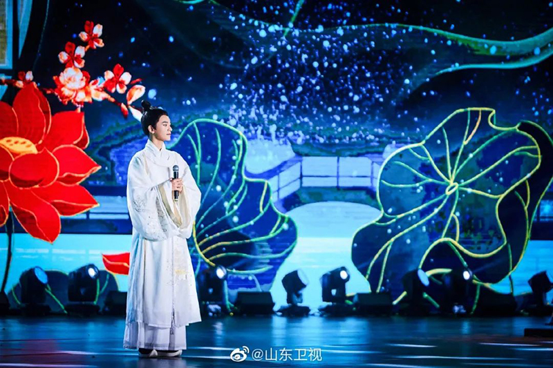 八大电视台中秋晚会的汉服战争，看谁家更胜一筹！(图7)