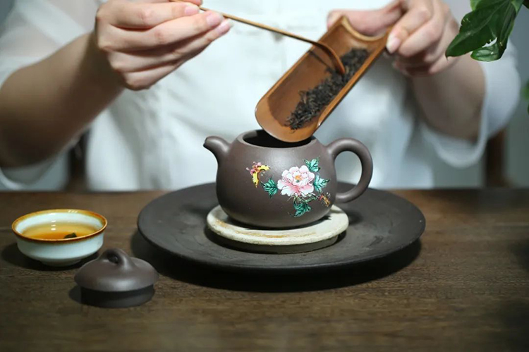 一天中最宜喝茶的时间段，原来很多人都喝错了(图1)