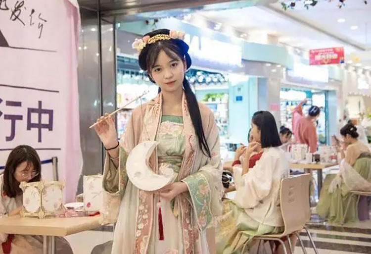 不爱潮服爱汉服！德州“汉服风潮”持续升温中的汉服同袍们！(图1)