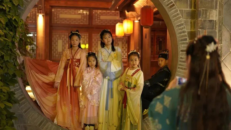 这个31岁的汉服体验馆老板火了(图3)