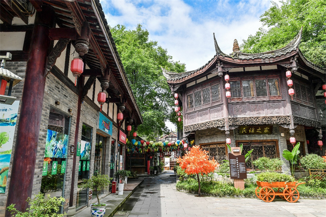 推进川渝文旅产业复苏 成都平乐古镇推出“穿汉服免费游”福利优惠(图1)