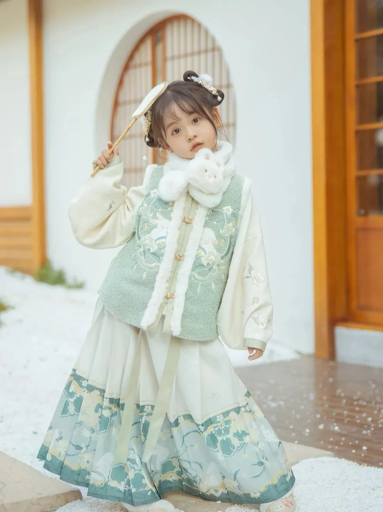 春节汉服穿搭指南丨玉兔将至人间，华裳妆点新春(图9)