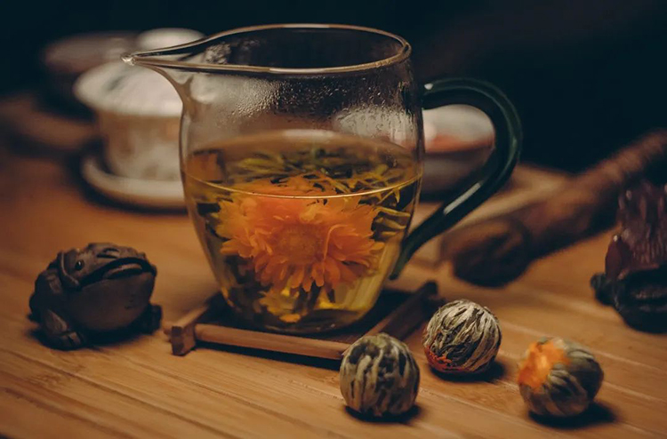 从淡涩到浓醇，一杯茶的时间有多长？(图1)